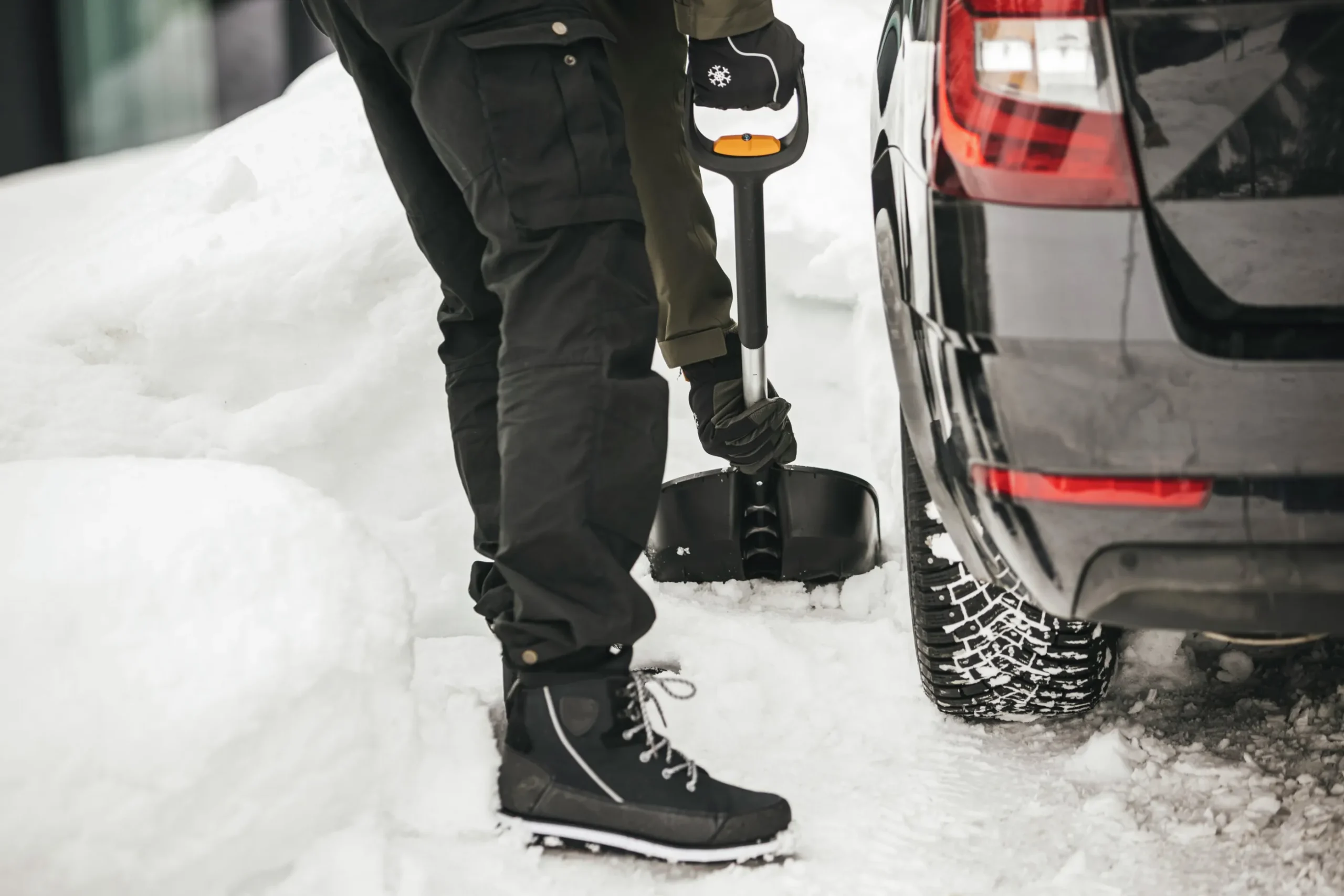 Bilsnöskyffel Fiskars SnowXpert Teleskopisk