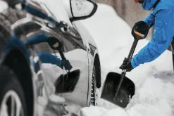 Bilsnöskyffel Fiskars SnowXpert Teleskopisk