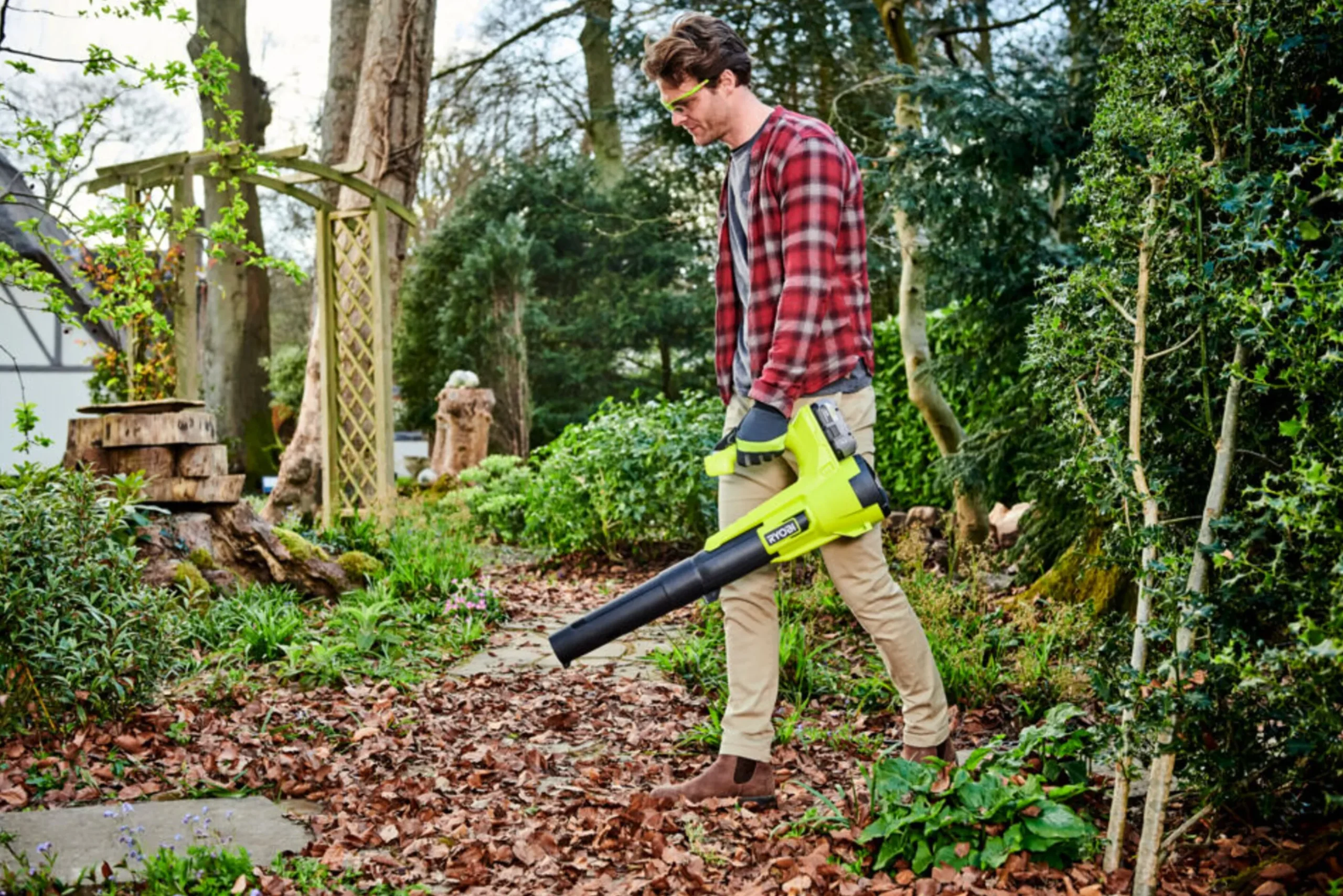 Lövblås Ryobi ONE+ RY18BLA-140 18V