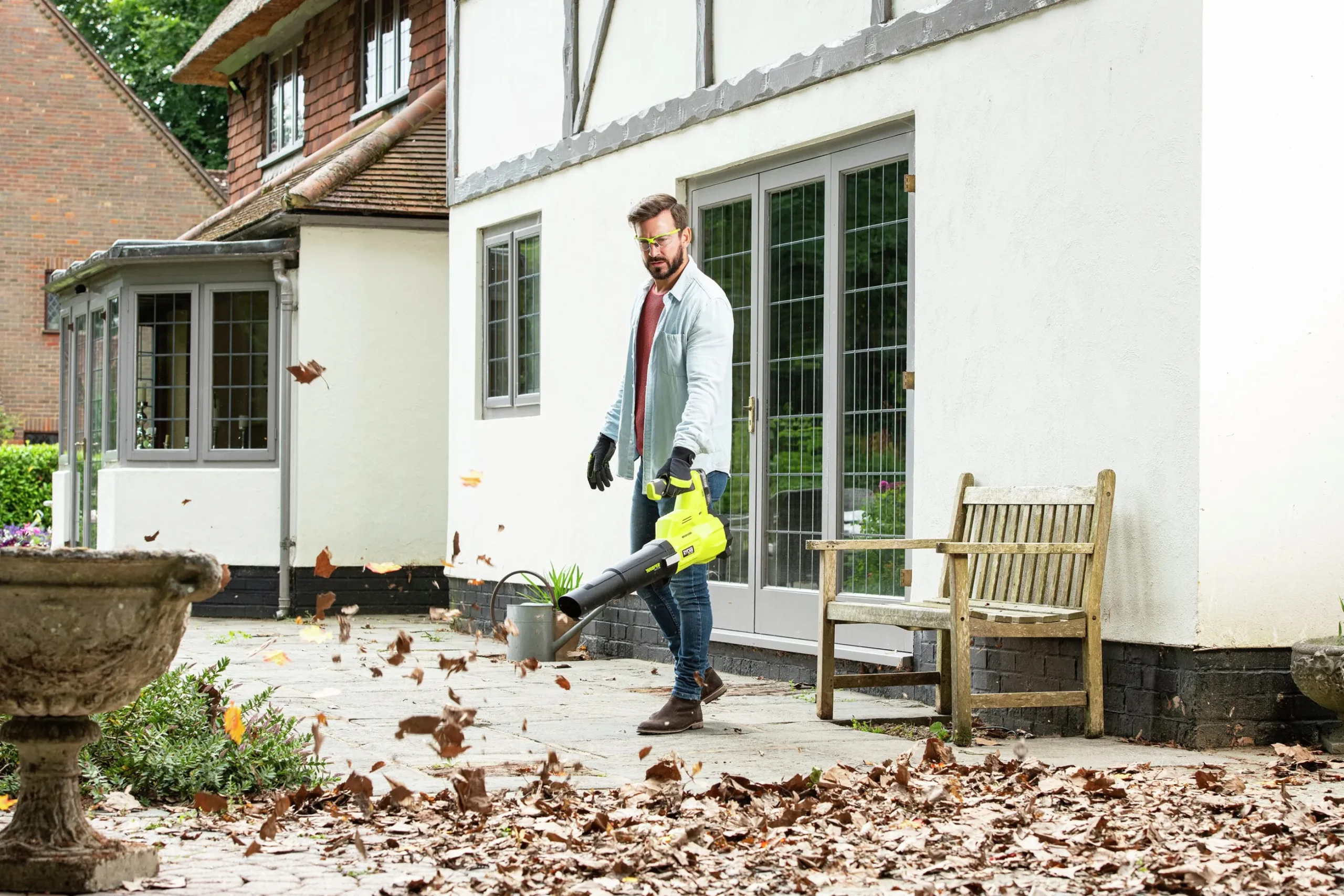 Lövblås Ryobi ONE+ RY18BLXB-140 18V (inkl batteri)
