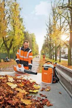 Lövblås STIHL BGA 100 36V (exkl batteri)