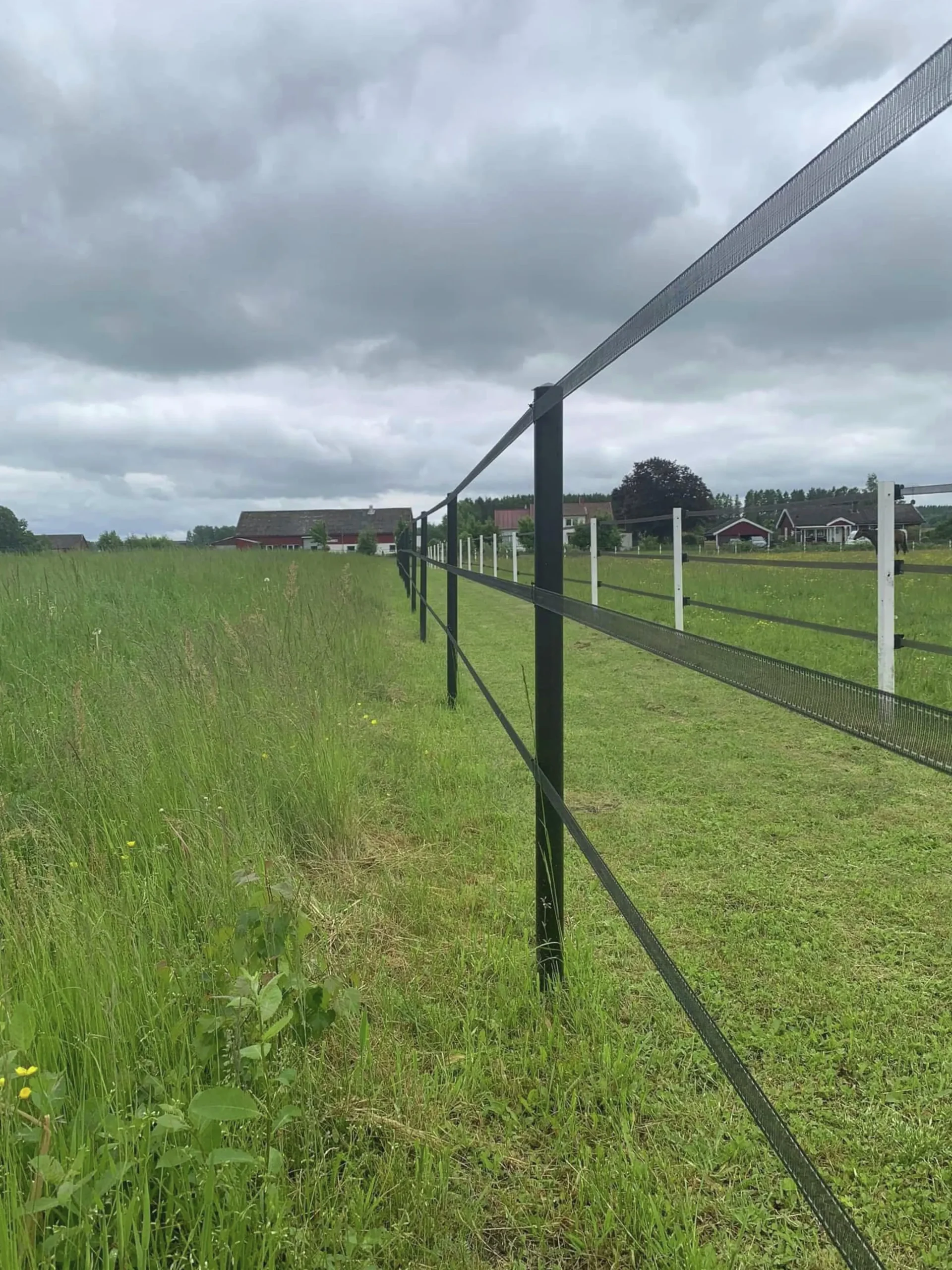 Stängselstolpe EquiSafe rund plast 65mm 1,8m svart