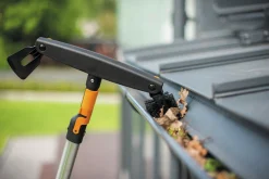 Takrännerensare Fiskars QuikFit med teleskopskaft