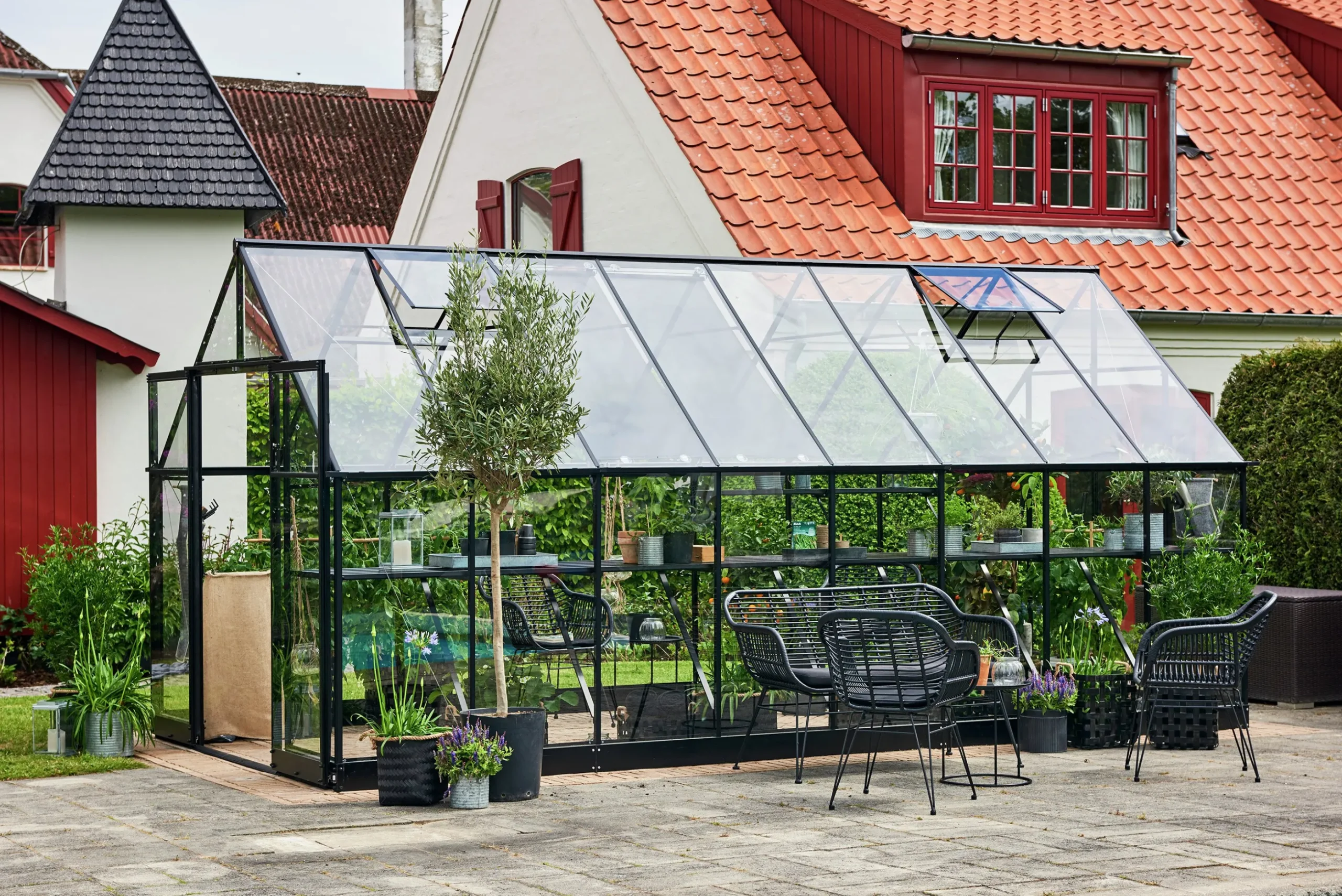 Växthus+Sockel Halls Qube+ 816 Svart 13m2