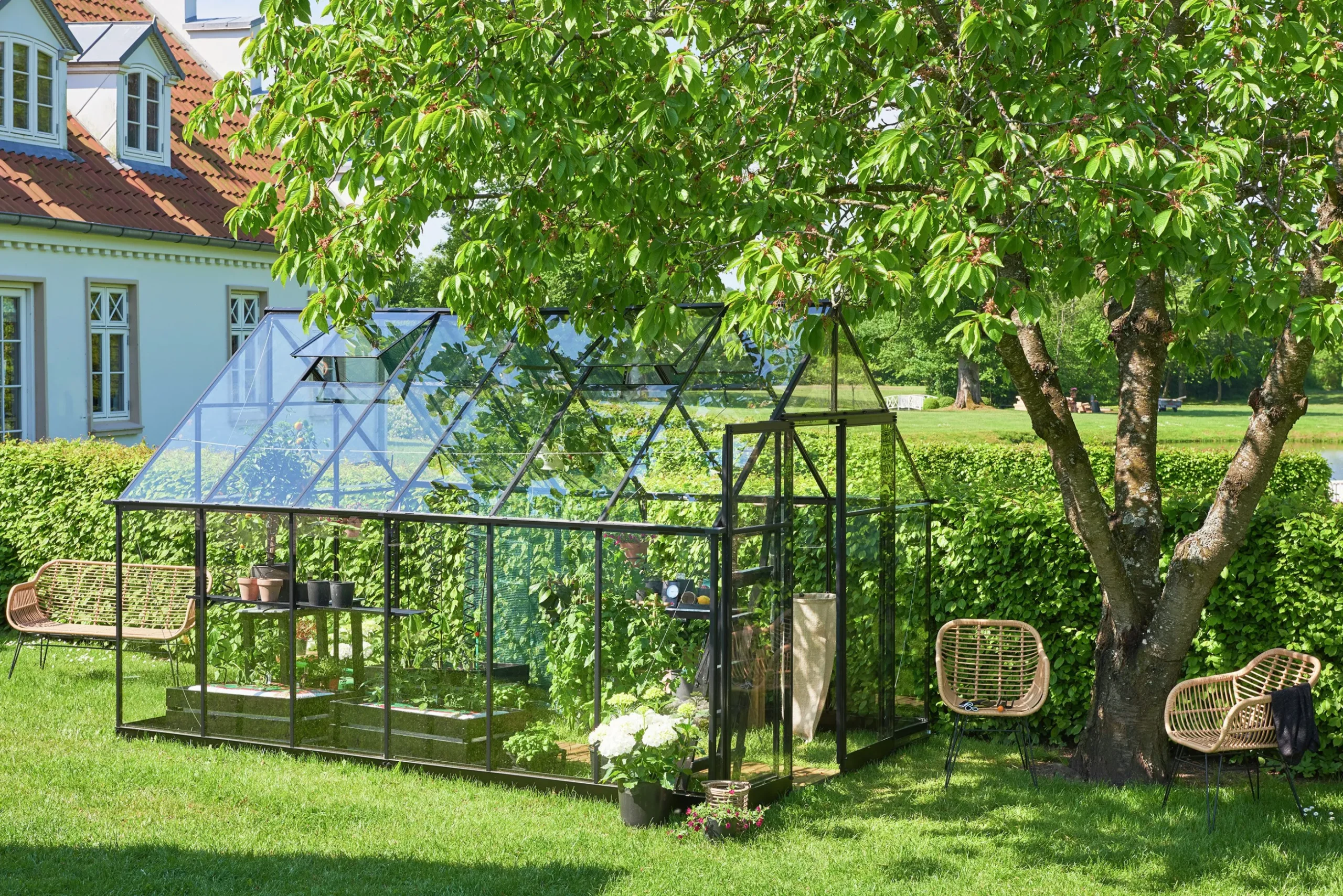 Växthus+Sockel Halls Qube+ 812 Svart 9,9m²